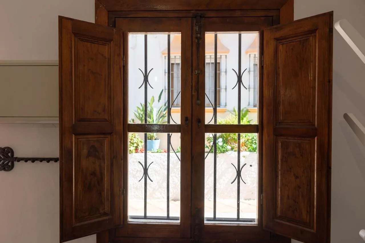 Lovely Cozy 2-Bedroom Residential Home With Patio Benalmadena